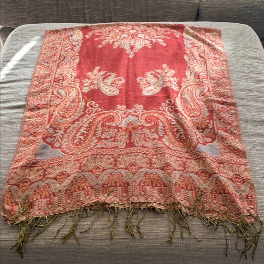 Patterned Scarf/Wraps - Picture 6 of 13